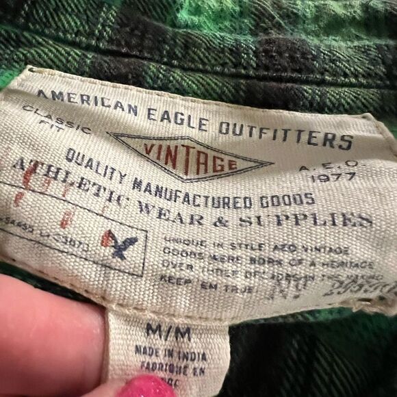 American Eagle men’s size M green plaid button down shirt - Picture 6 of 8